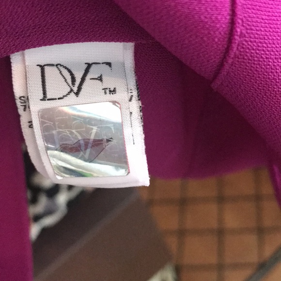 DVF “Kora” Top - RARE COLOR - Medium, EUC - Picture 3 of 7